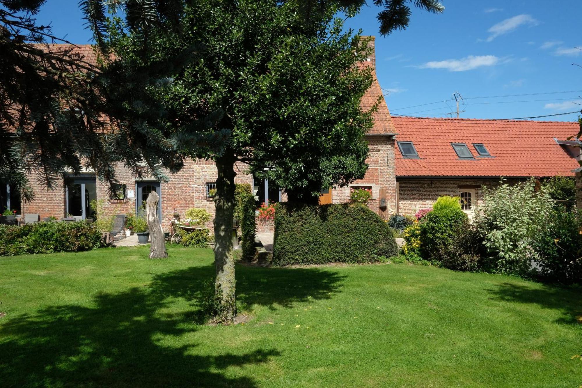Les Charmilles Bed & Breakfast Hazebrouck Eksteriør bilde