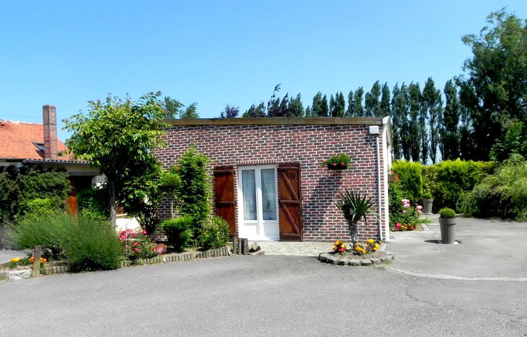 Les Charmilles Bed & Breakfast Hazebrouck Eksteriør bilde